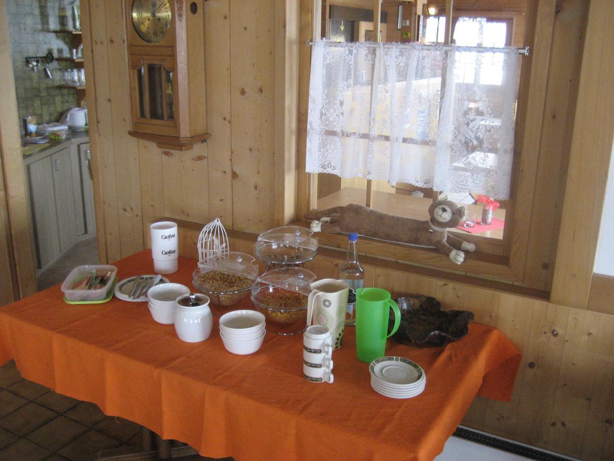 B&B Pension Laerch Obergesteln Екстериор снимка